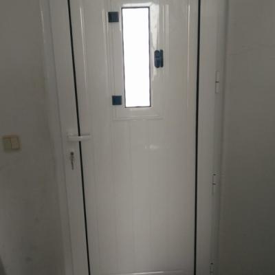 Porta de Entrada com Postigo